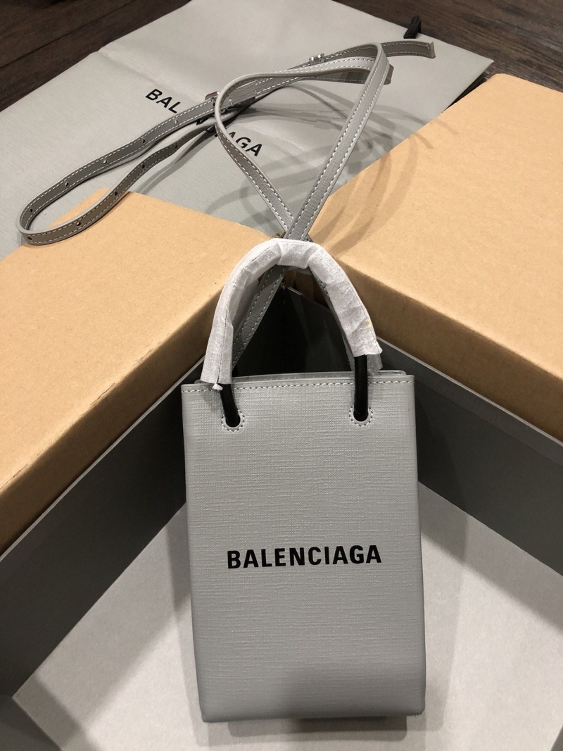 Ba1en*iaga shopping bags
